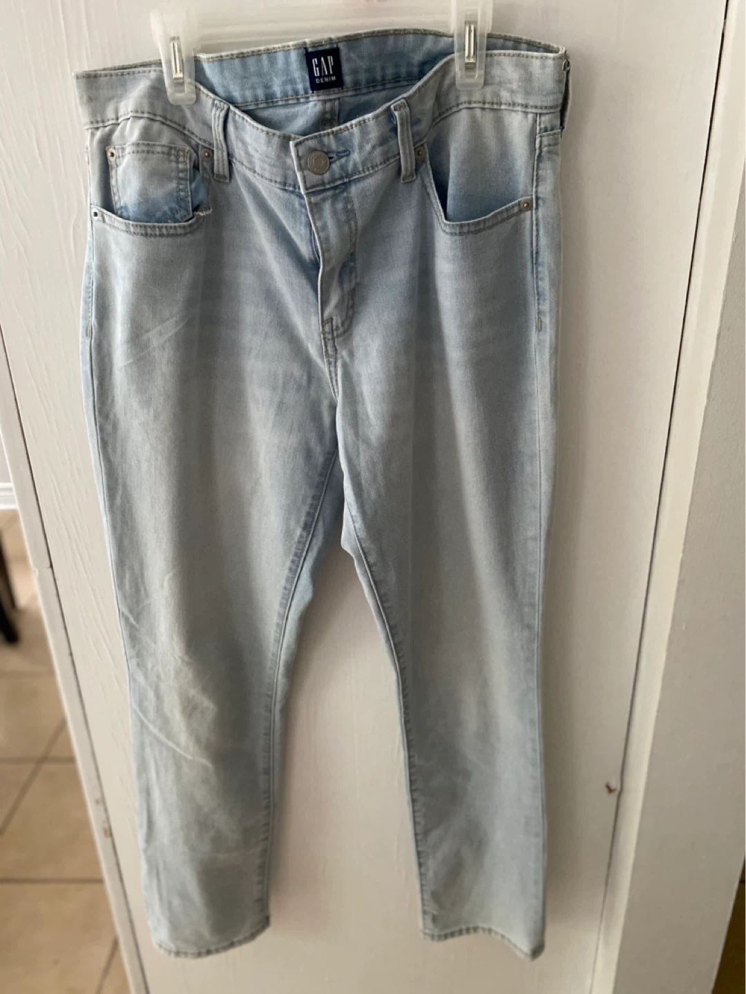 GAP Girlfriend Jeans - Light Wash Size 29
