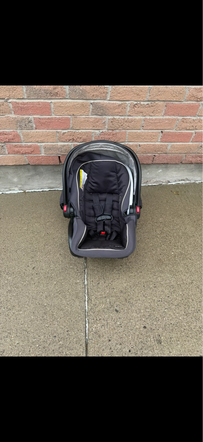 Graco SnugRide 35 Infant Car Seat - photo 3