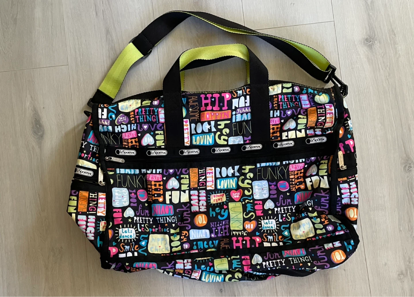 LeSportsac Large Weekender travel Duffel Bag Rare Fun Print - photo 2