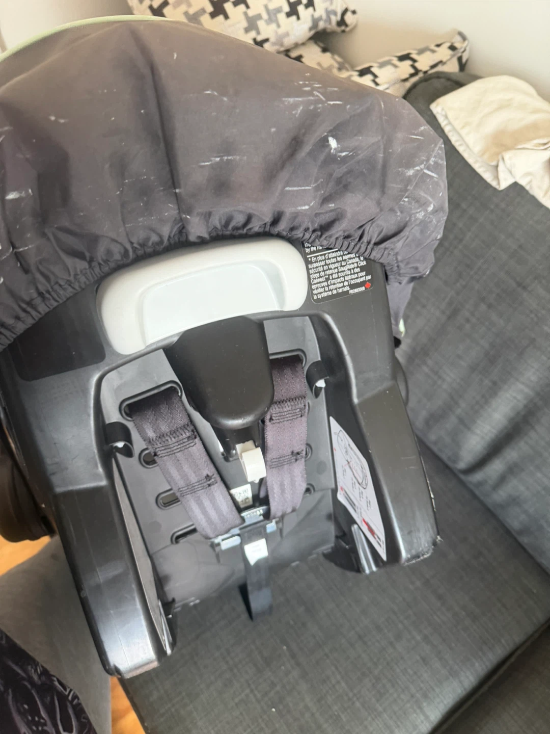 Graco SnugRide 30 Infant Car Seat stroller and base - photo 3