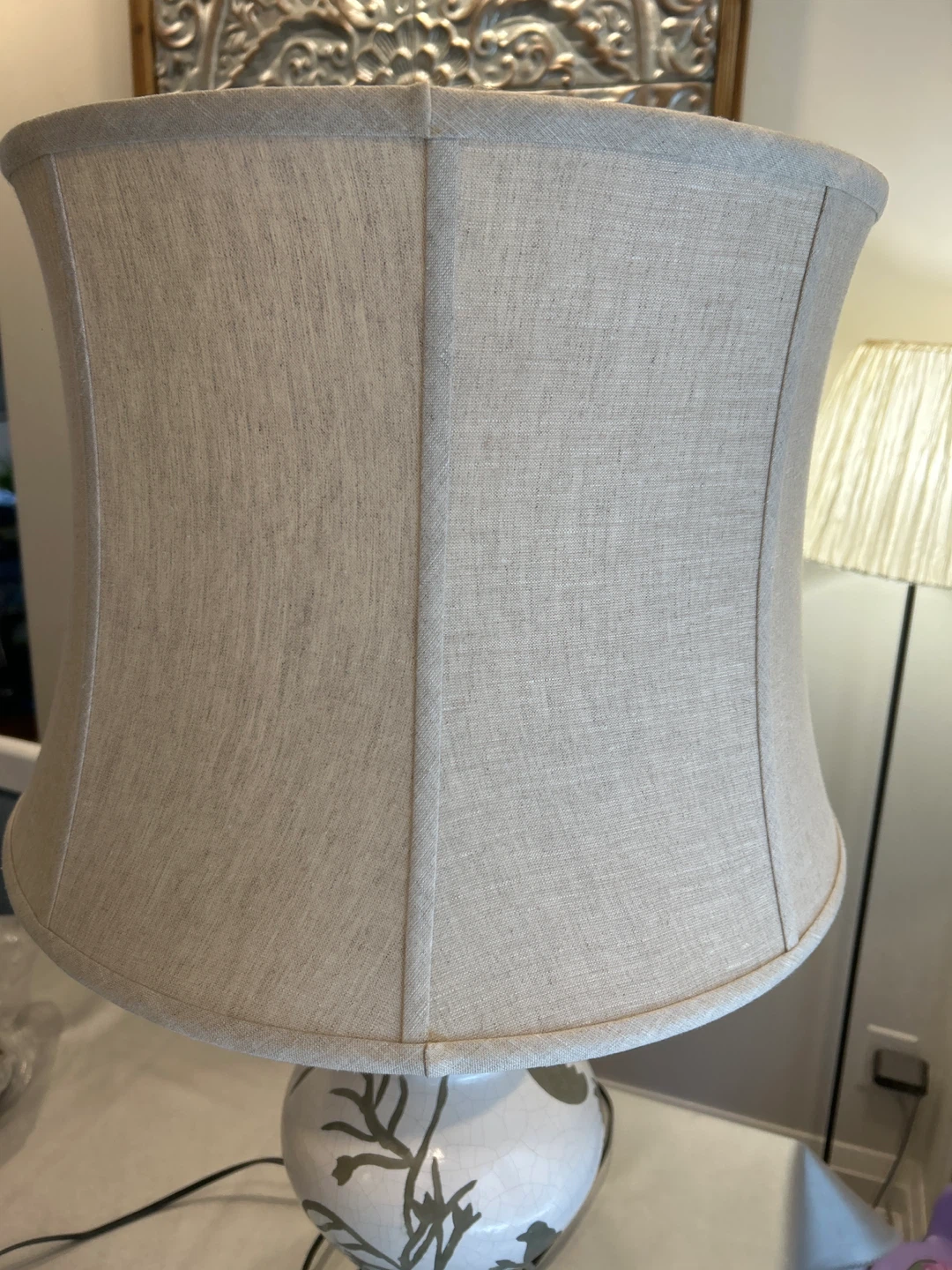 Table Lamp with Decorative Base - photo 2