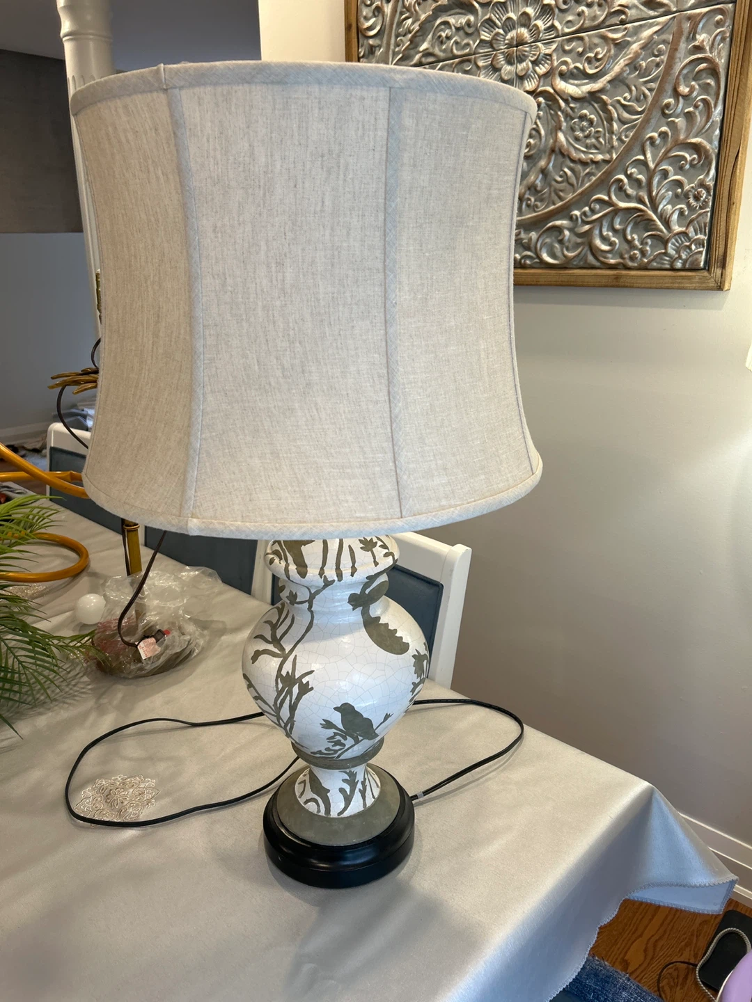 Table Lamp with Decorative Base - photo 3
