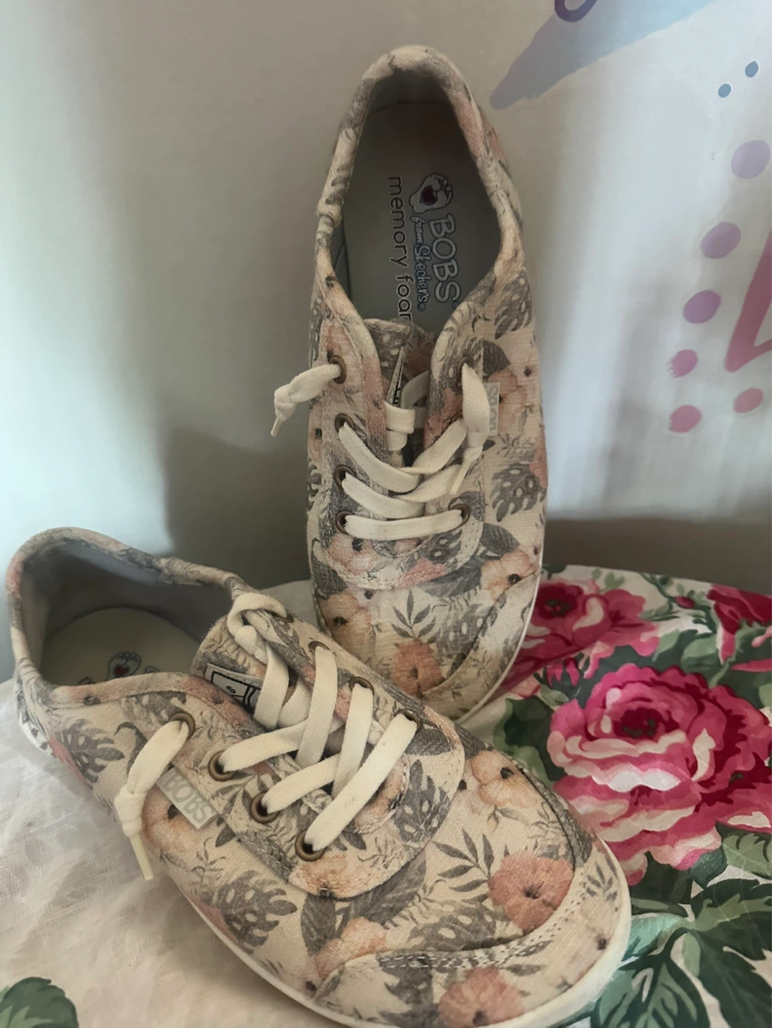 BOBS from Skechers Memory Foam Floral Shoes Size 6 - photo 2
