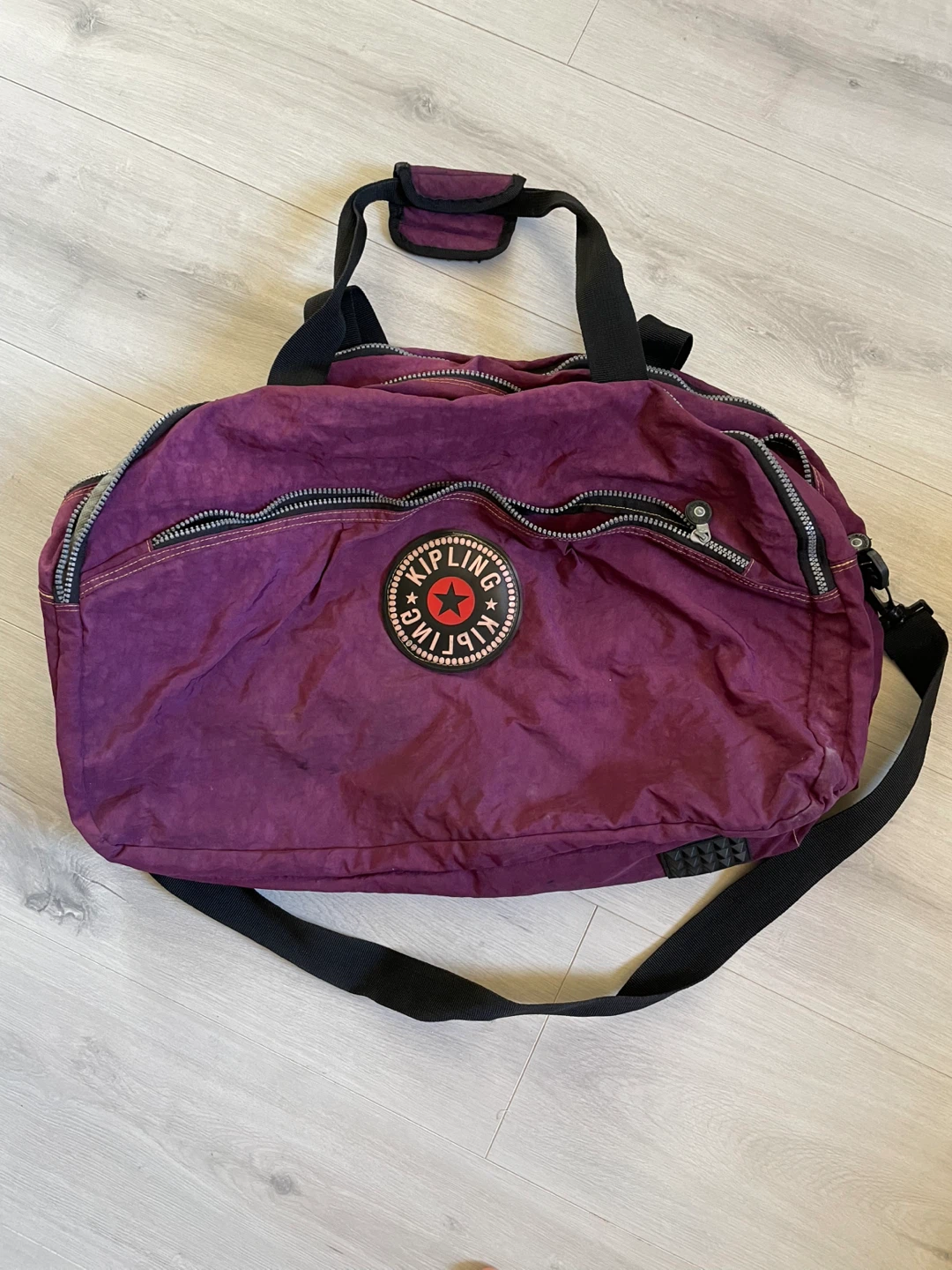 Kipling Weekender Duffle/travel Bag w Detachable Shoulder Strap