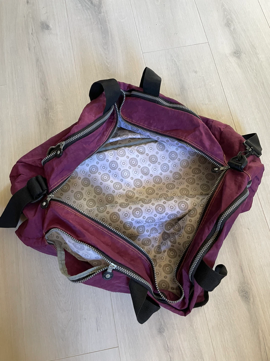 Kipling Weekender Duffle/travel Bag w Detachable Shoulder Strap - photo 2