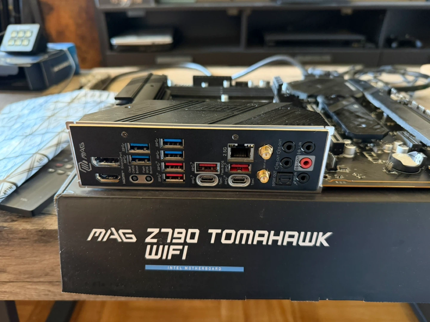 MSI MAG Z790 TOMAHAWK WIFI ATX LGA1700 - photo 2