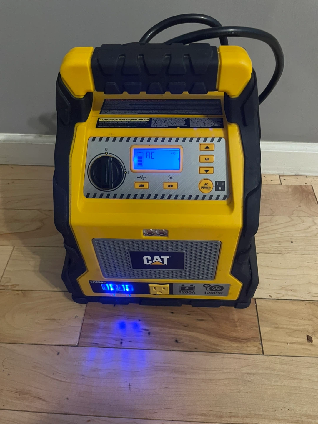 CAT 1200A Jump Starter & Air Compressor - photo 2