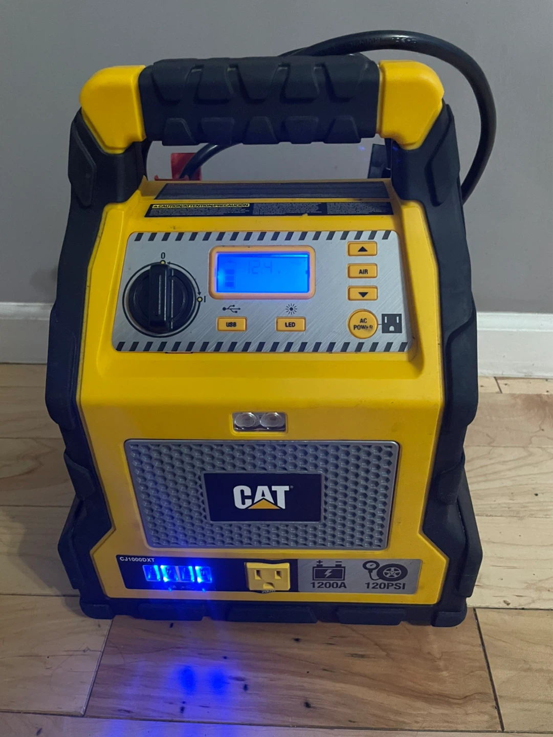 CAT 1200A Jump Starter & Air Compressor - photo 4
