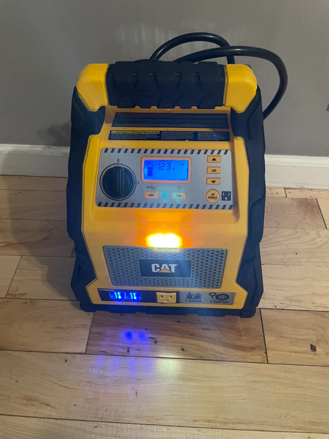 CAT 1200A Jump Starter & Air Compressor - photo 3