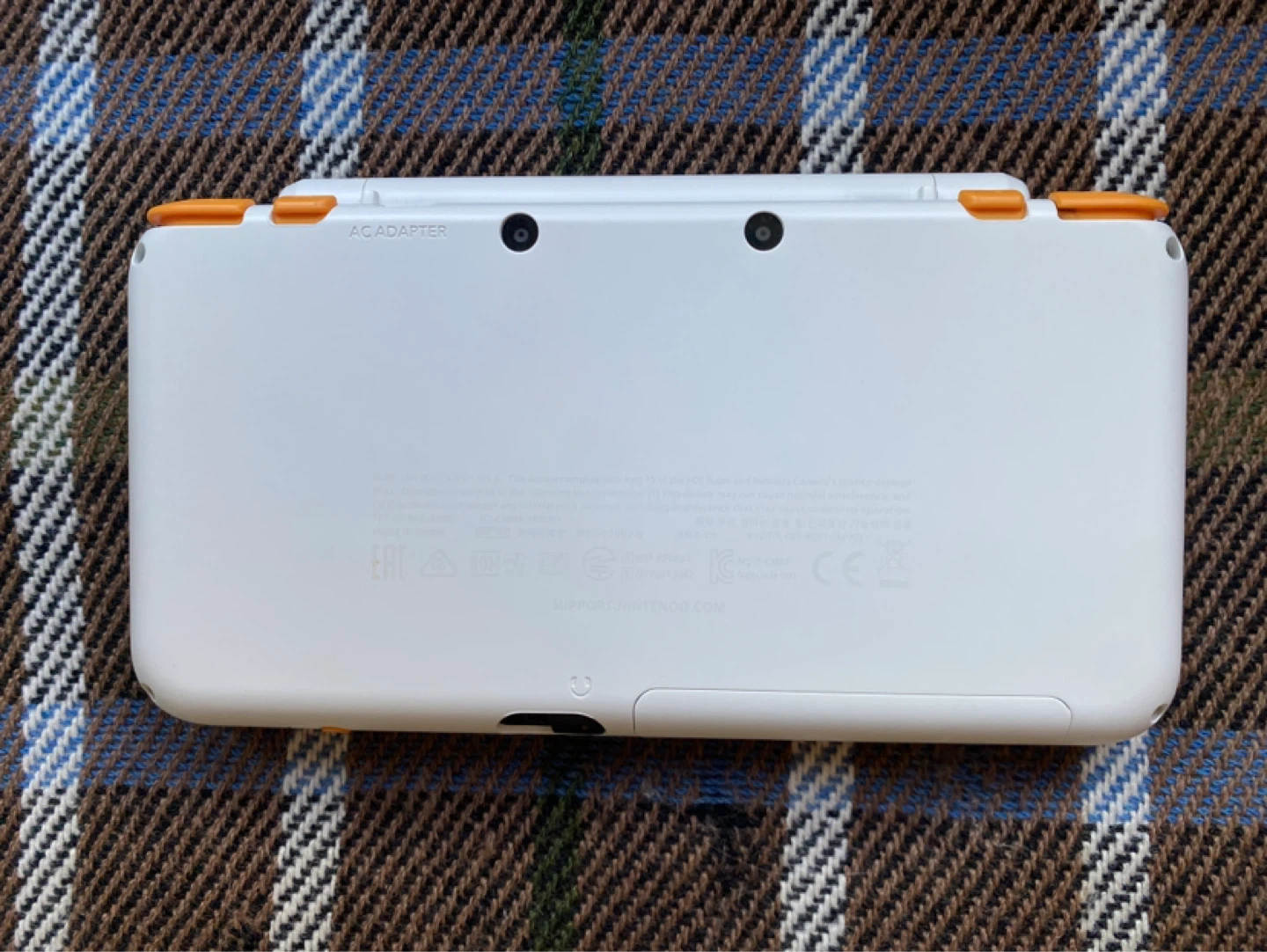 New Nintendo 2DS XL Orange & White - photo 2