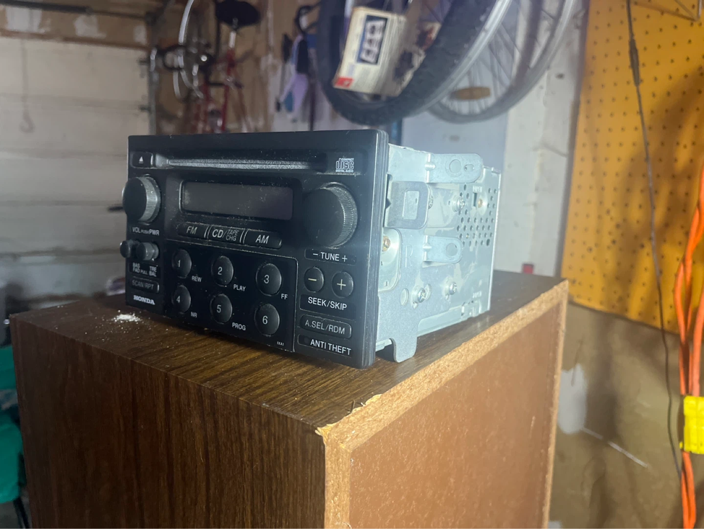 98-00 Honda Accord CD Player and Radio 39100-S84-A210 OEM - photo 2