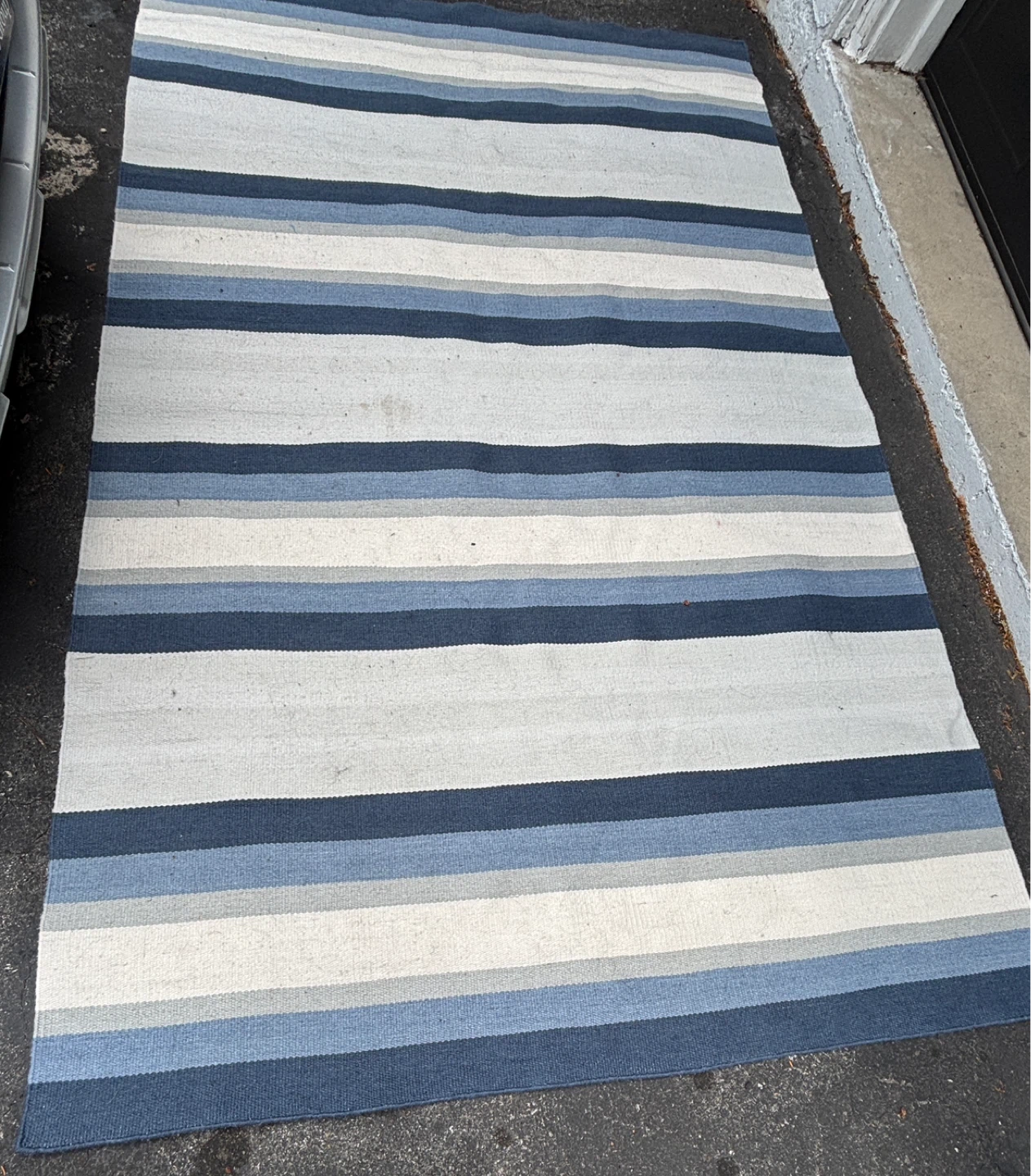 Beautiful Coast to Coast Striped Area Rug (8 x 5 feet) - photo 2