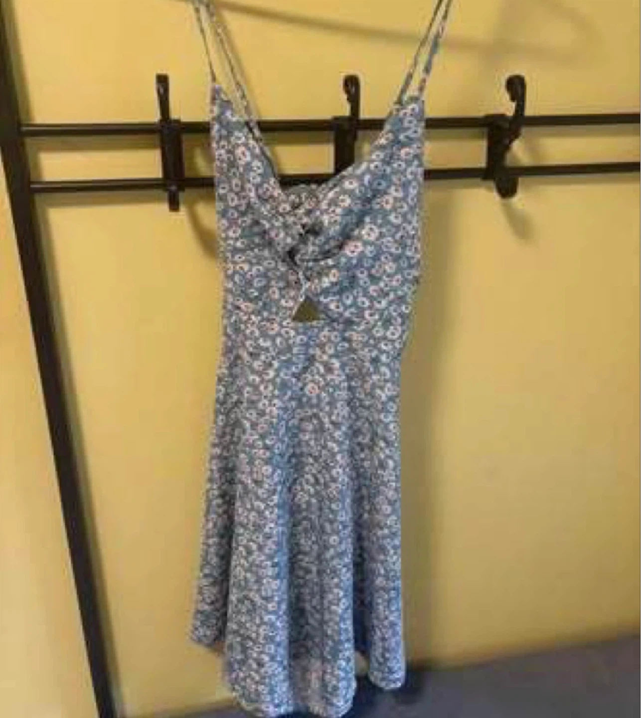 2 dresses & 2 rompers (Small) (Barely worn)(All for FREE) - photo 3