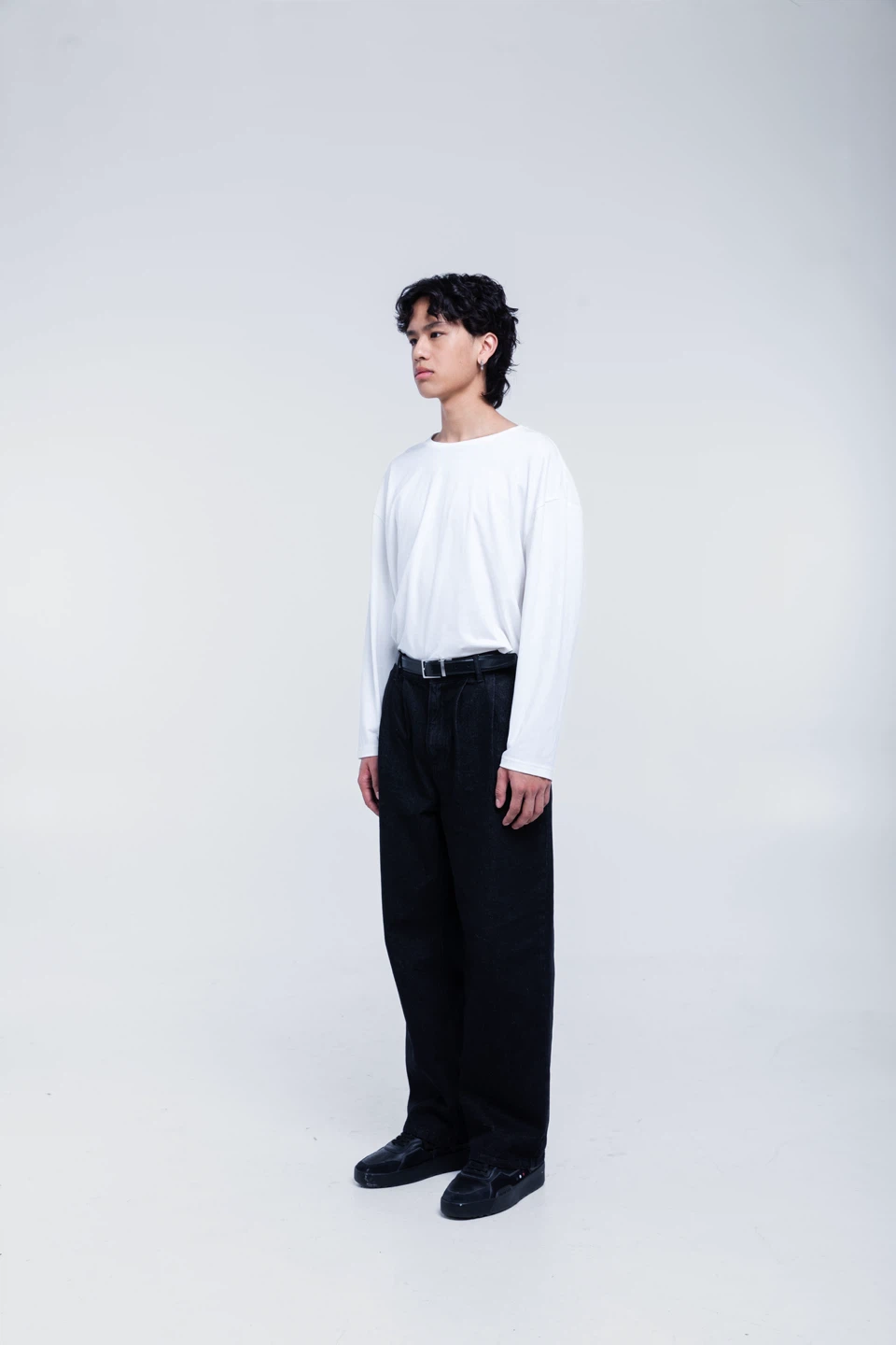 Dark Wash Pleated Wide-Leg Jeans