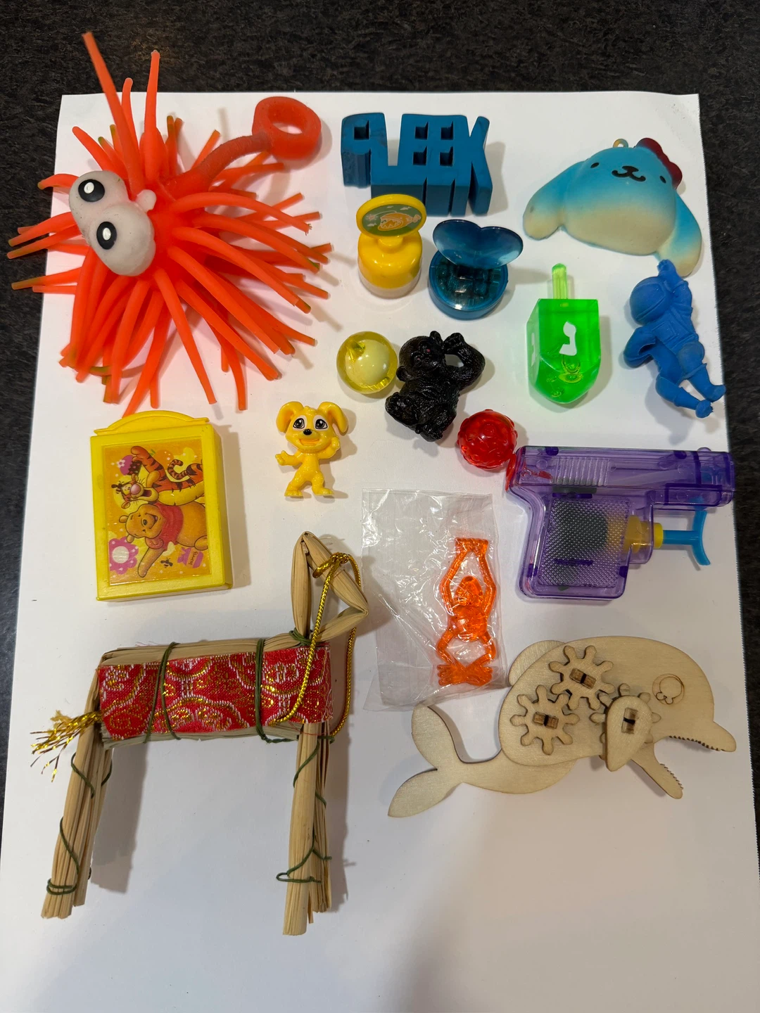 Assorted lot of small toys and trinkets