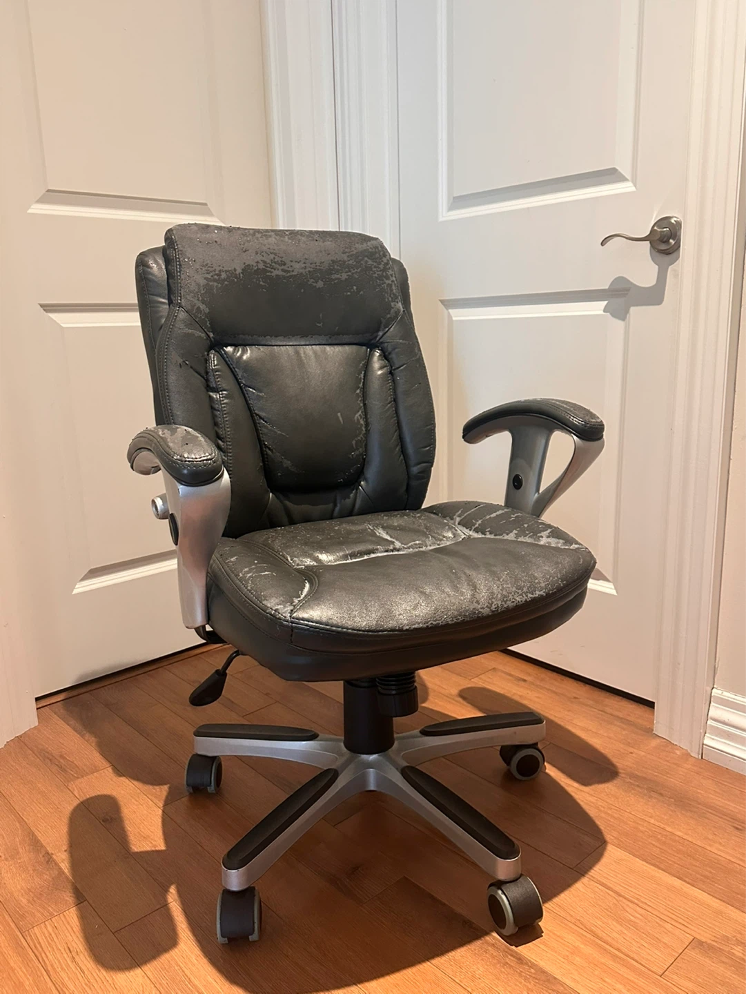 Serta Office Chair - Black (Wear on Upholstery)