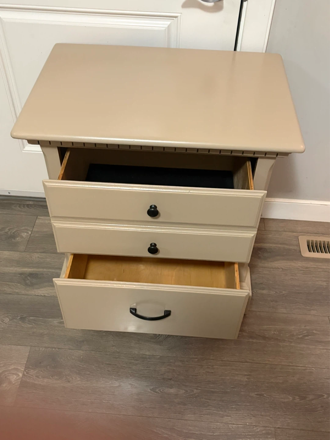 Gorgeous Nightstand - photo 4