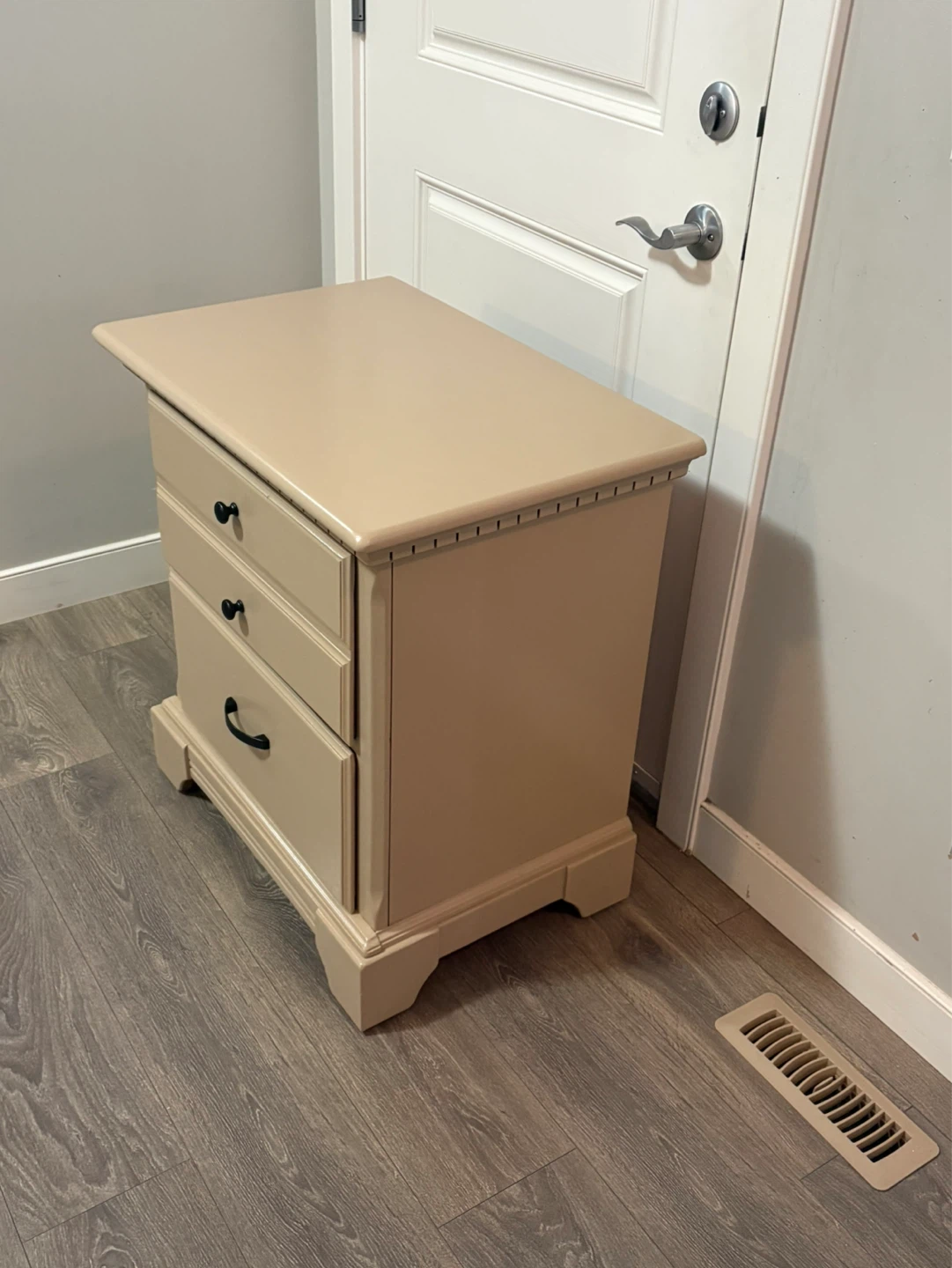 Gorgeous Nightstand - photo 3