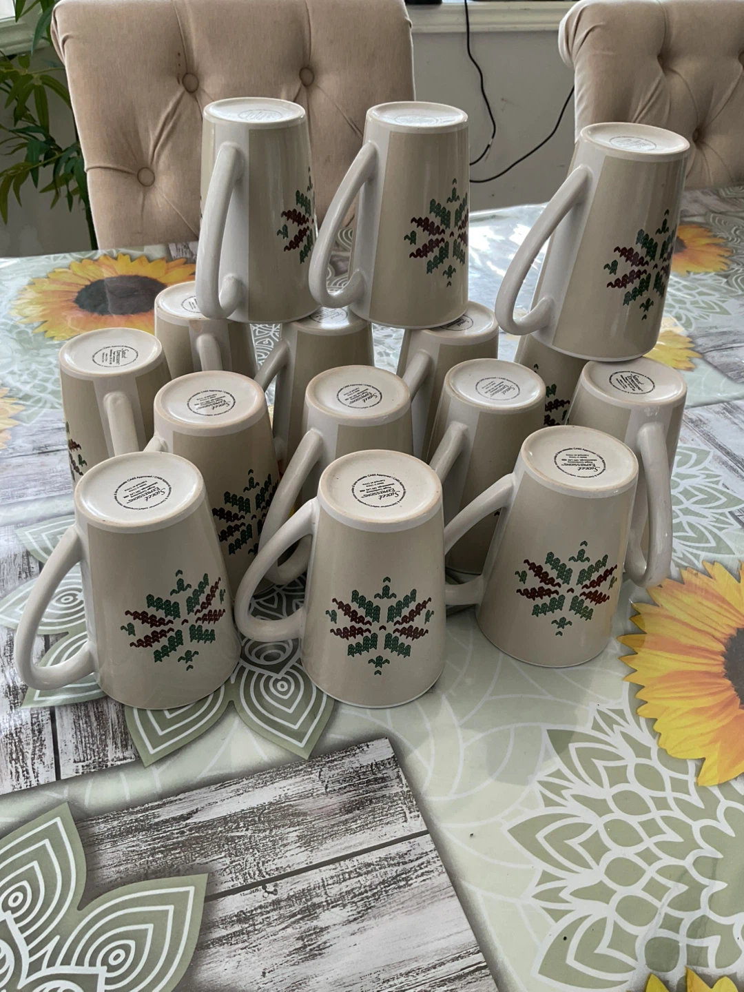 Set of 15Beige Mugs with Green & Red Leaf Design - photo 3