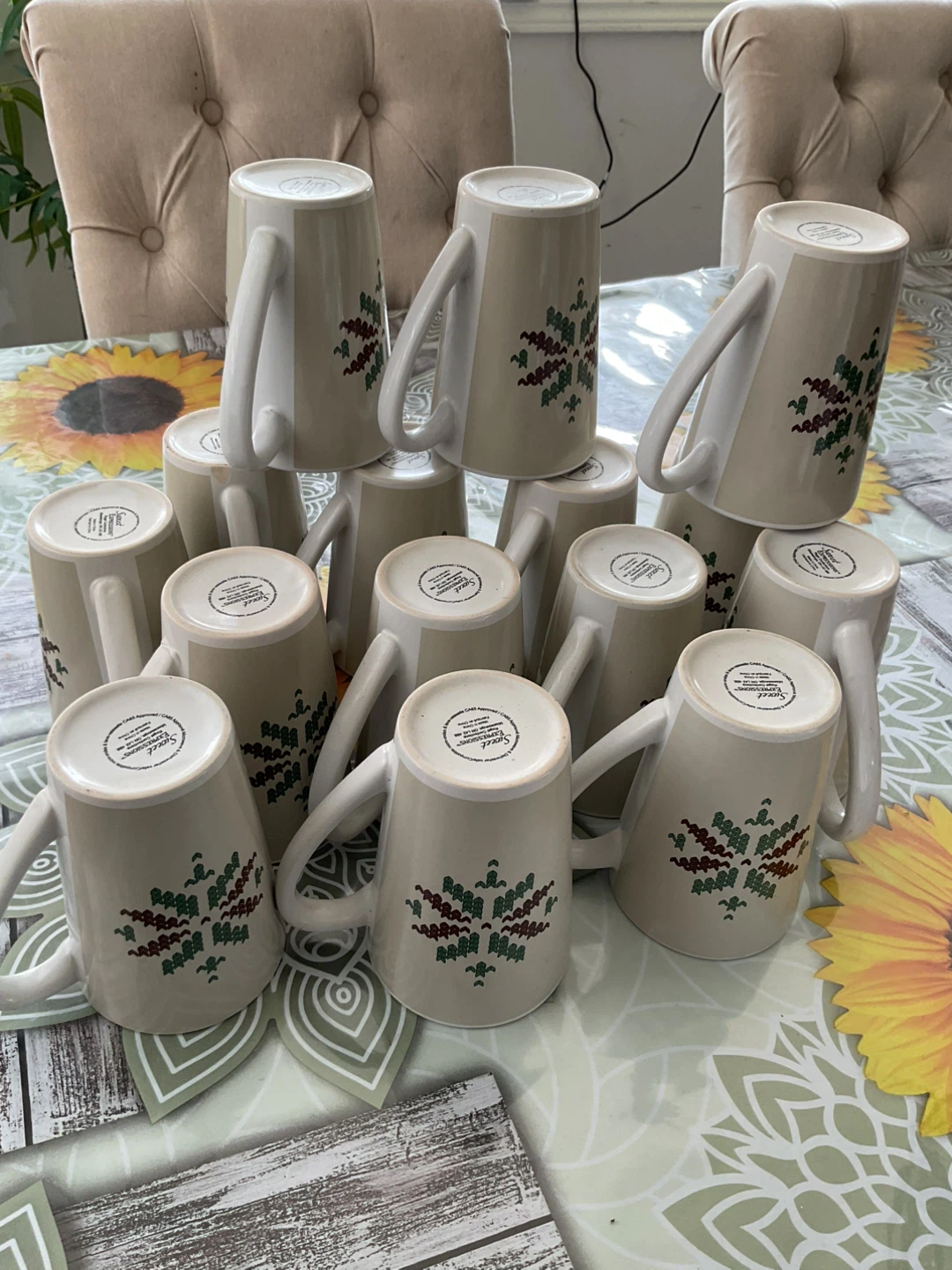 Set of 15Beige Mugs with Green & Red Leaf Design - photo 5