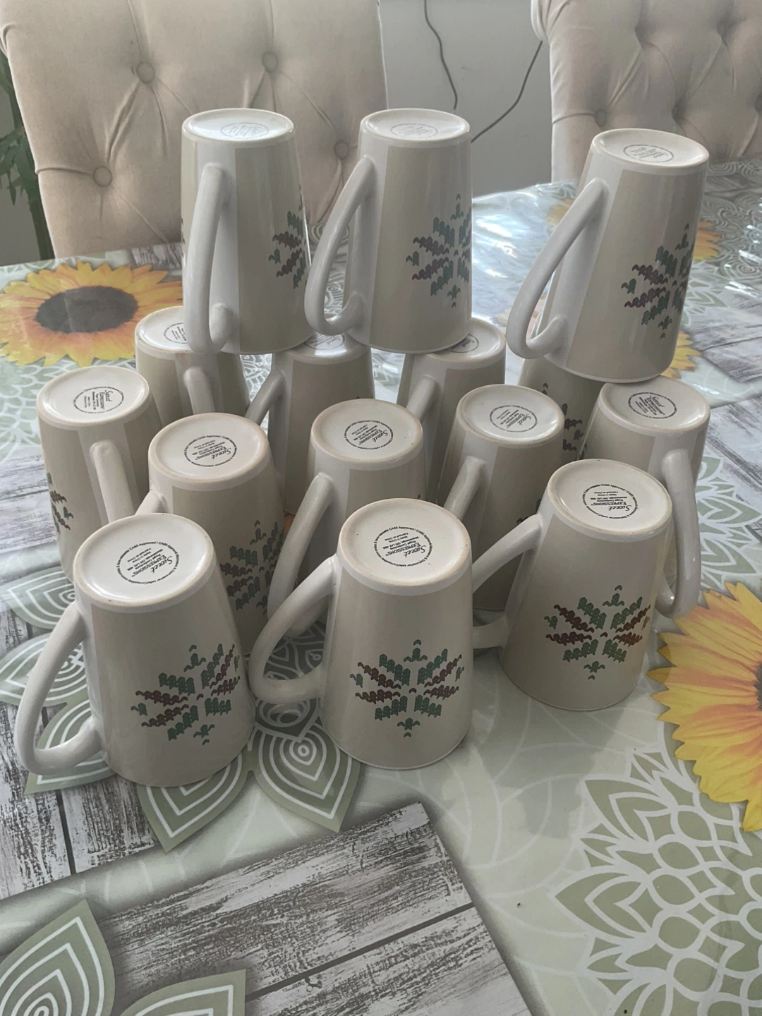 Set of 15Beige Mugs with Green & Red Leaf Design - photo 4