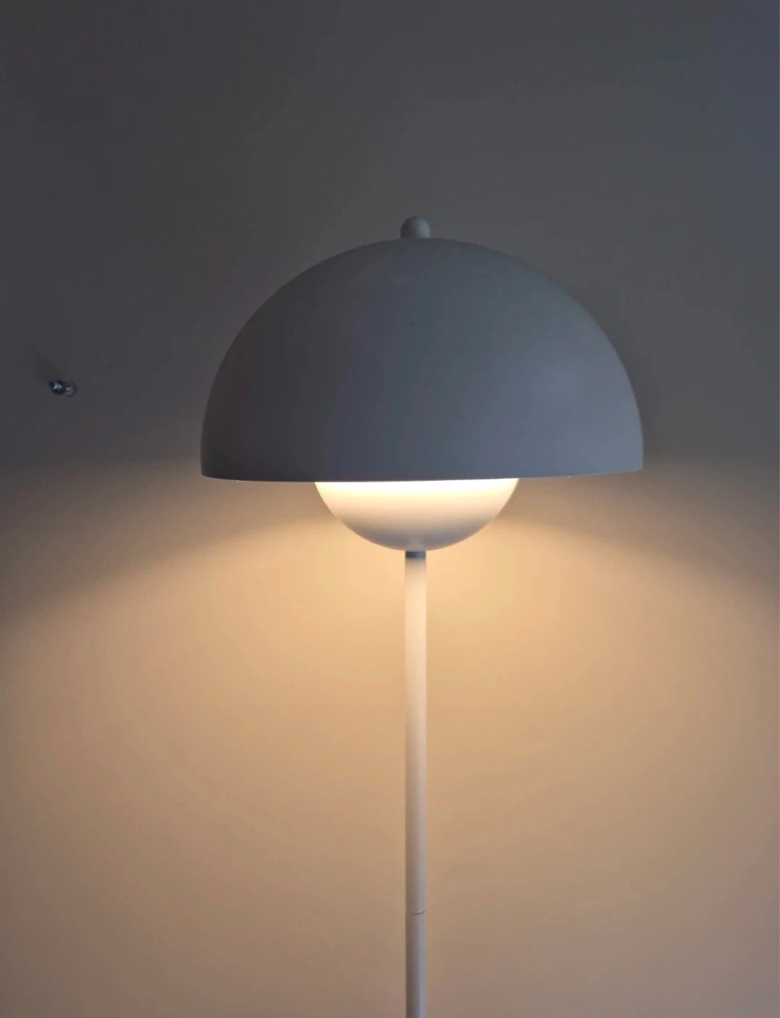 White Floor Lamp - photo 4