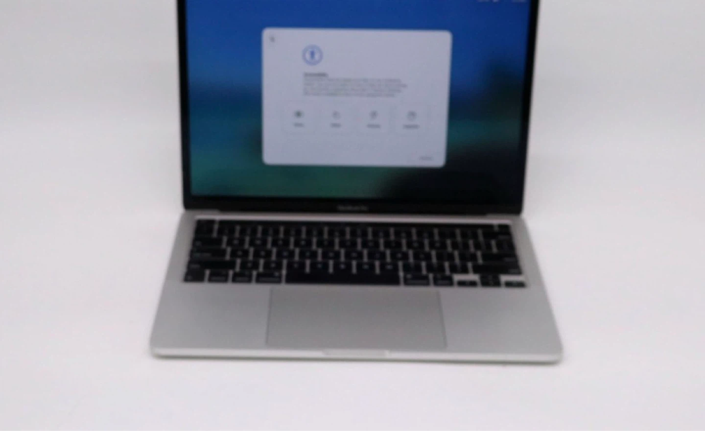 MacBook Pro 13” 2020 i7 16gb ram 500gb