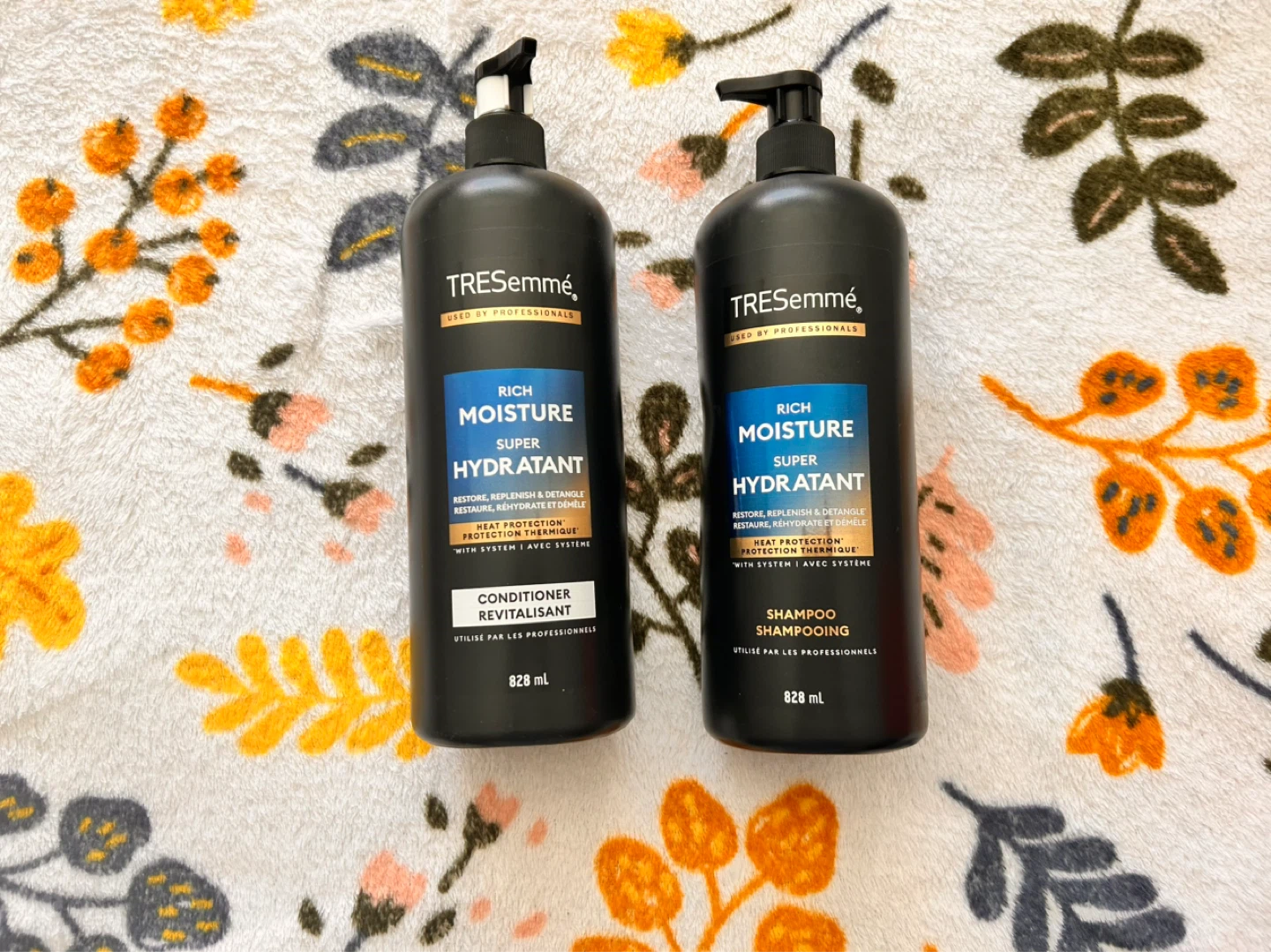 TRESemmé Rich Moisture Super Hydratant Shampoo & Conditioner Set