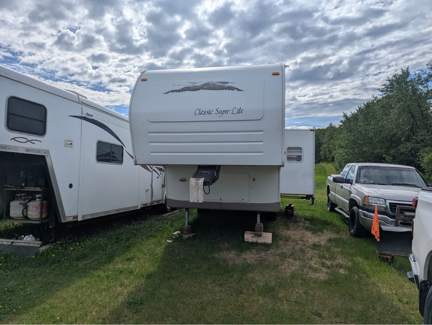 Flagstaff Classic Super Lite Fifth Wheel Trailer