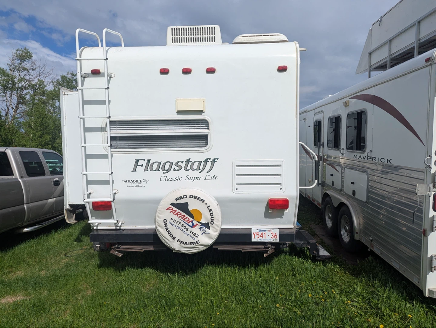 Flagstaff Classic Super Lite Fifth Wheel Trailer - photo 2