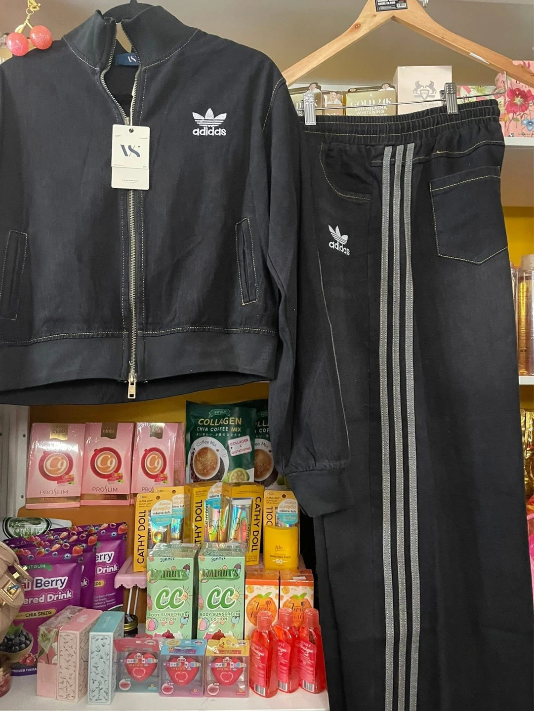 Adidas Tracksuit Set - photo 2
