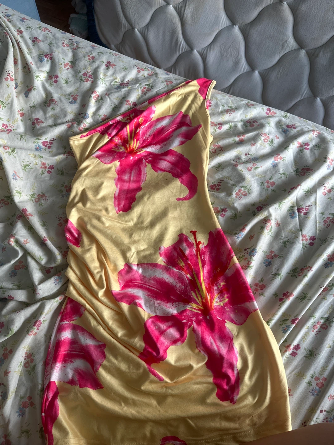 Yellow Ruched Dress with Pink Floral Print - photo 2
