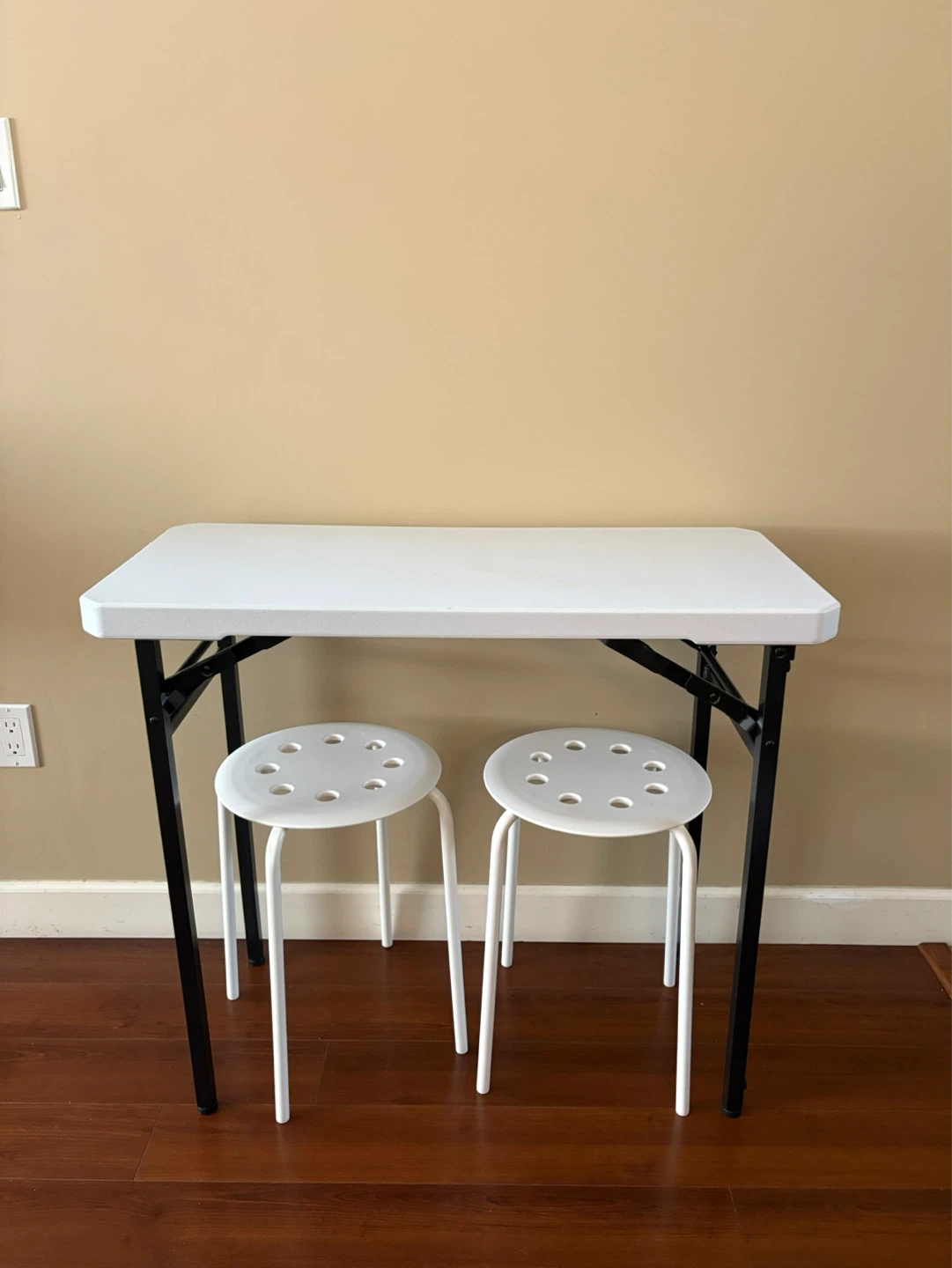 2 White Folding Table with Two Stools