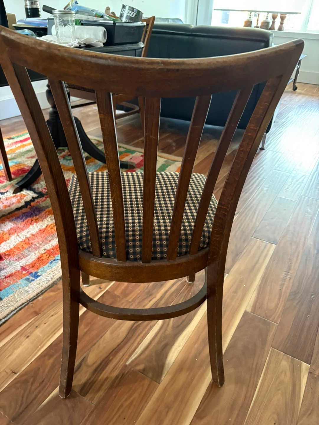 4 comfortable wood dining room chairs - photo 2