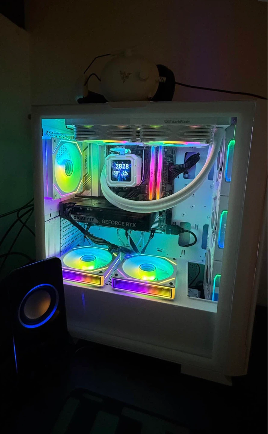 Gaming pc set up includes everything in the picture - photo 3