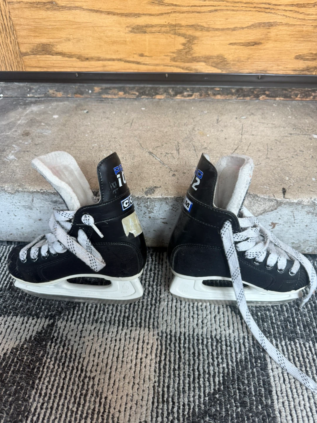 CCM Pro 102 Hockey Skates (used) - photo 2