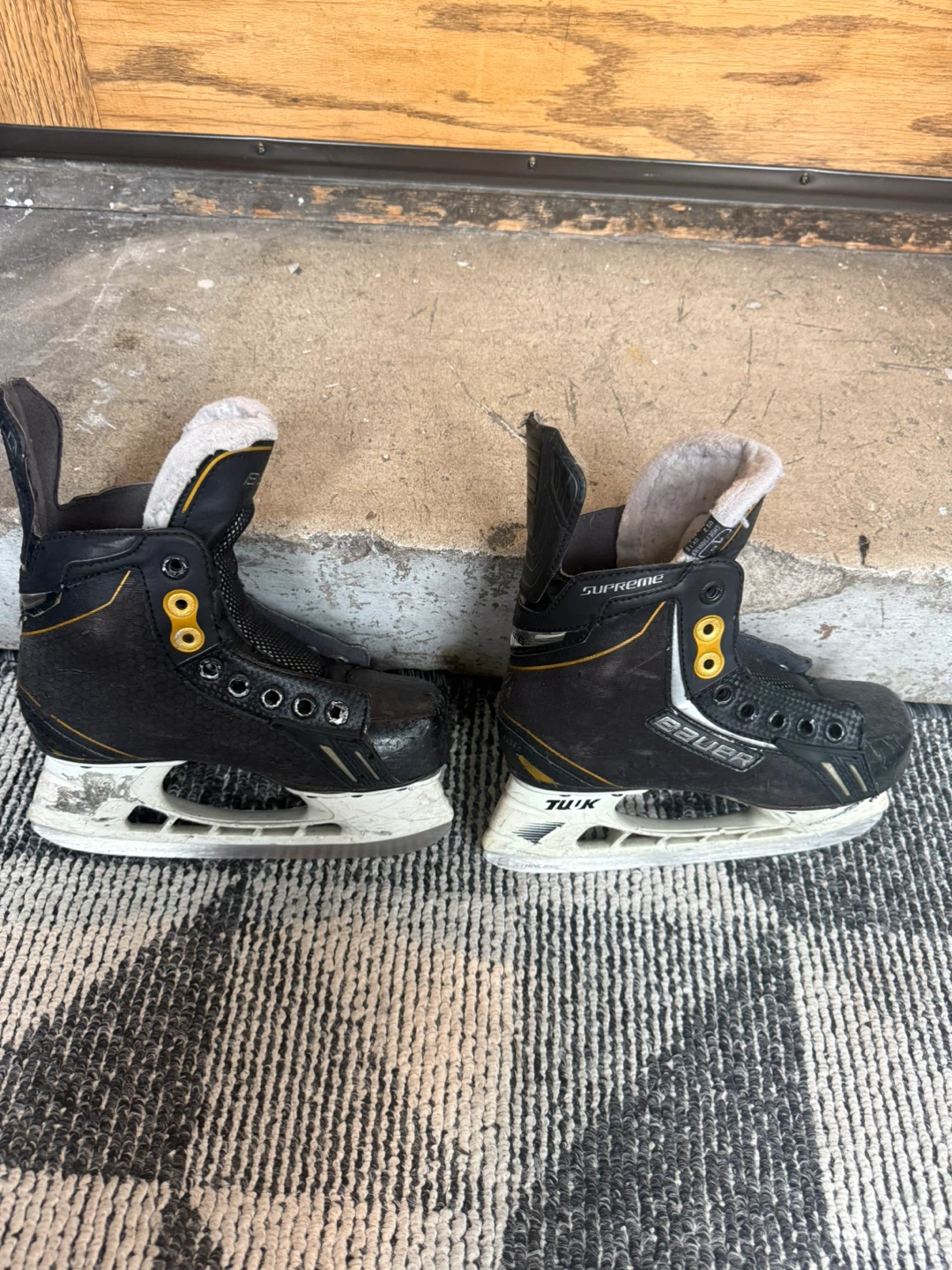 Bauer ONE.6 Hockey Skates (used)