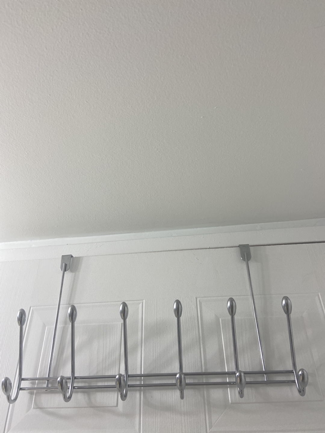 Over-the-door 6 hook rack