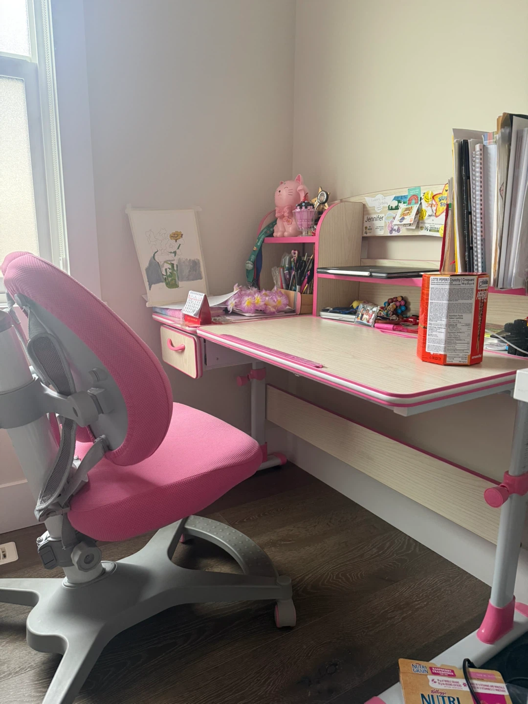 Adjustable Kids Desk and Chair Set - photo 2