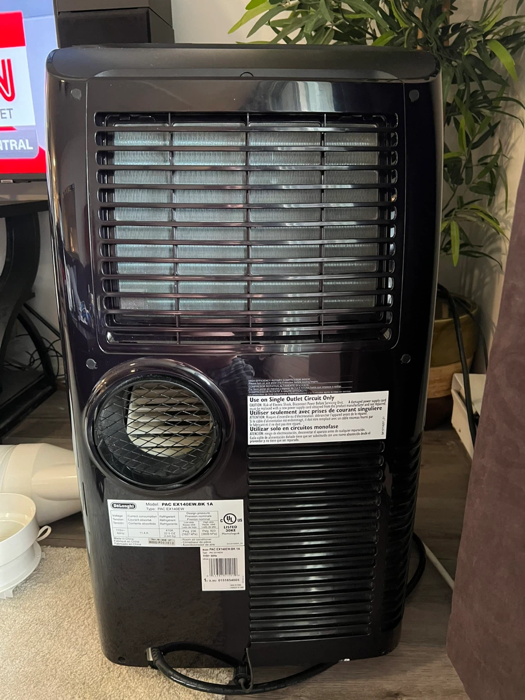 As new Delonghi 14,000btu with remote and accessories. - photo 3