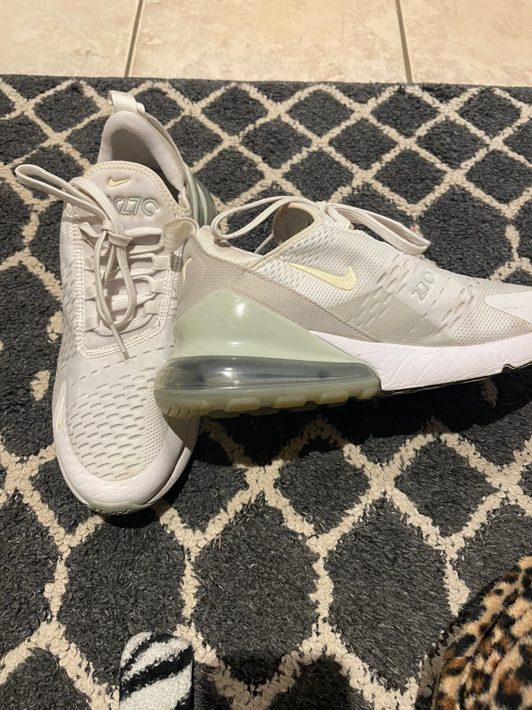 Nike Air Max 270 White Running Shoes - photo 3