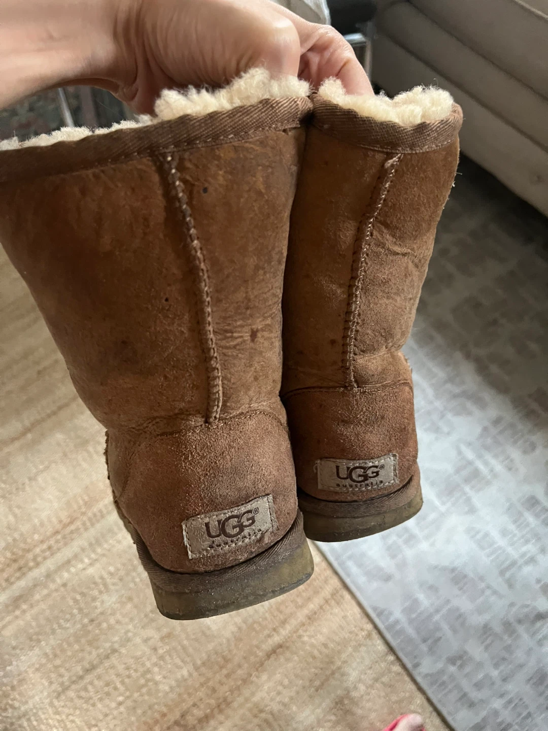 Beige UGG Original USA Boots – Size 7 (Fits Women’s 8)