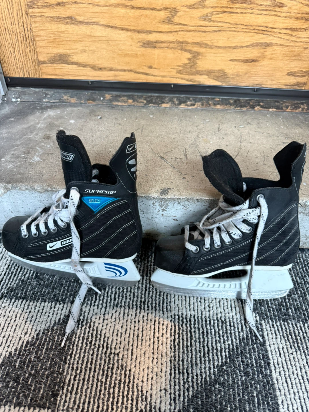 Bauer Supreme Hockey Skates (used) - photo 2