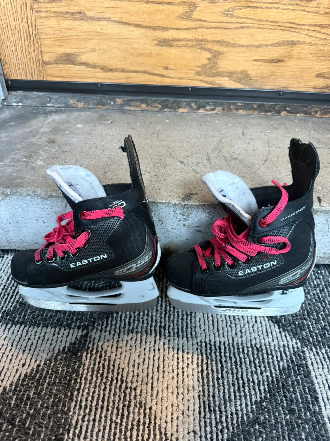 Easton Synergy Youth Ice Skates (used) - photo 2