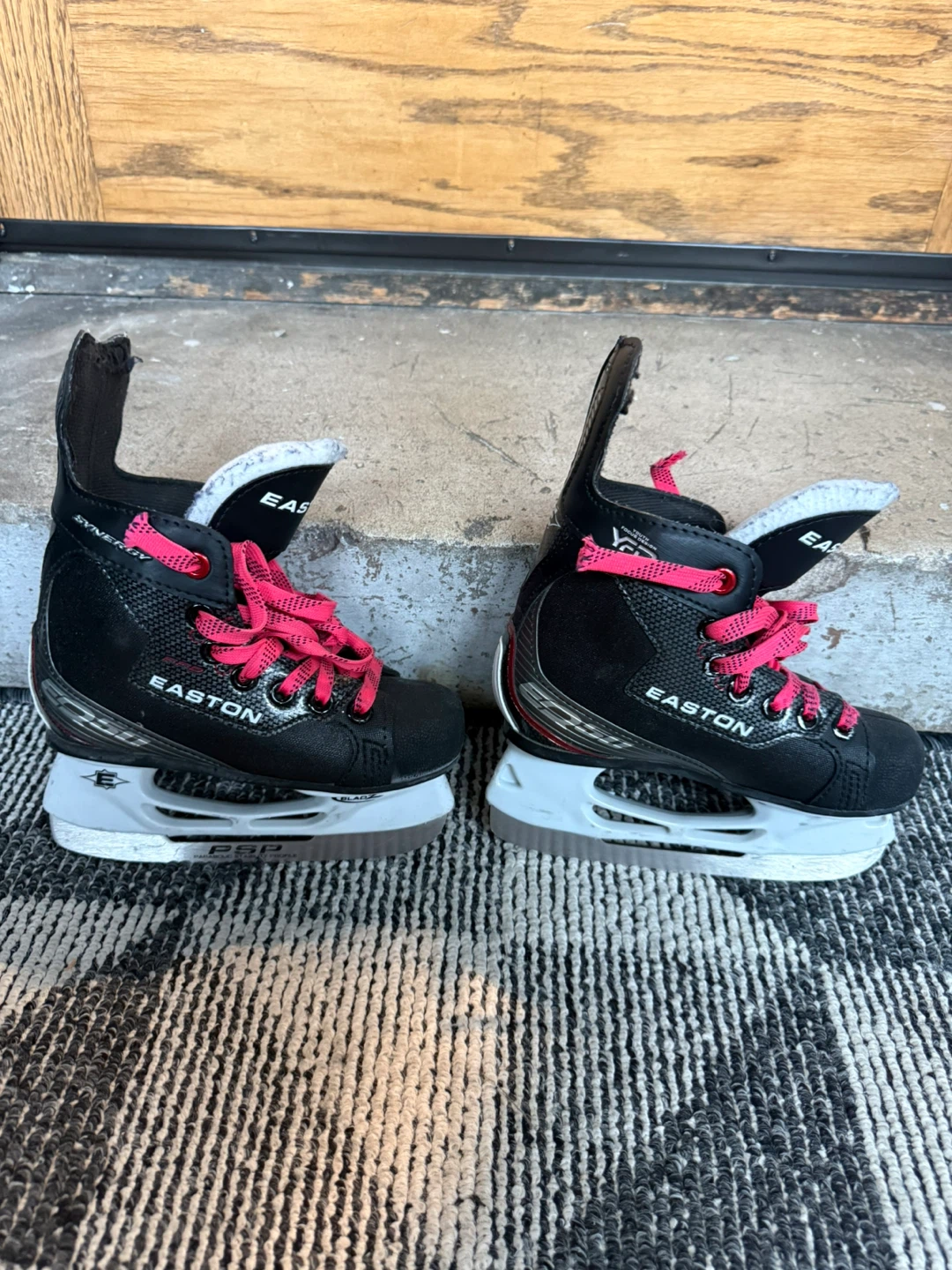 Easton Synergy Youth Ice Skates (used)