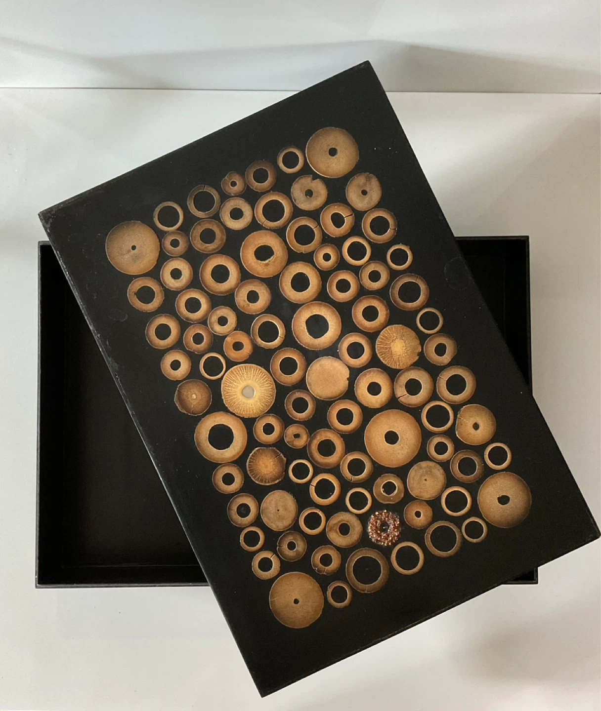 Vintage Storage Box with Unique Wood inlaid Lid - photo 2