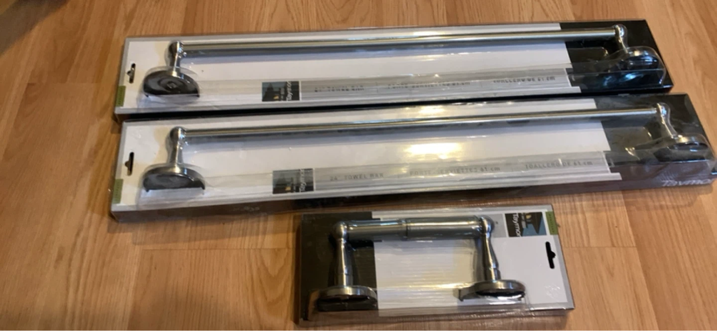 Taymor 24" Towel Bar