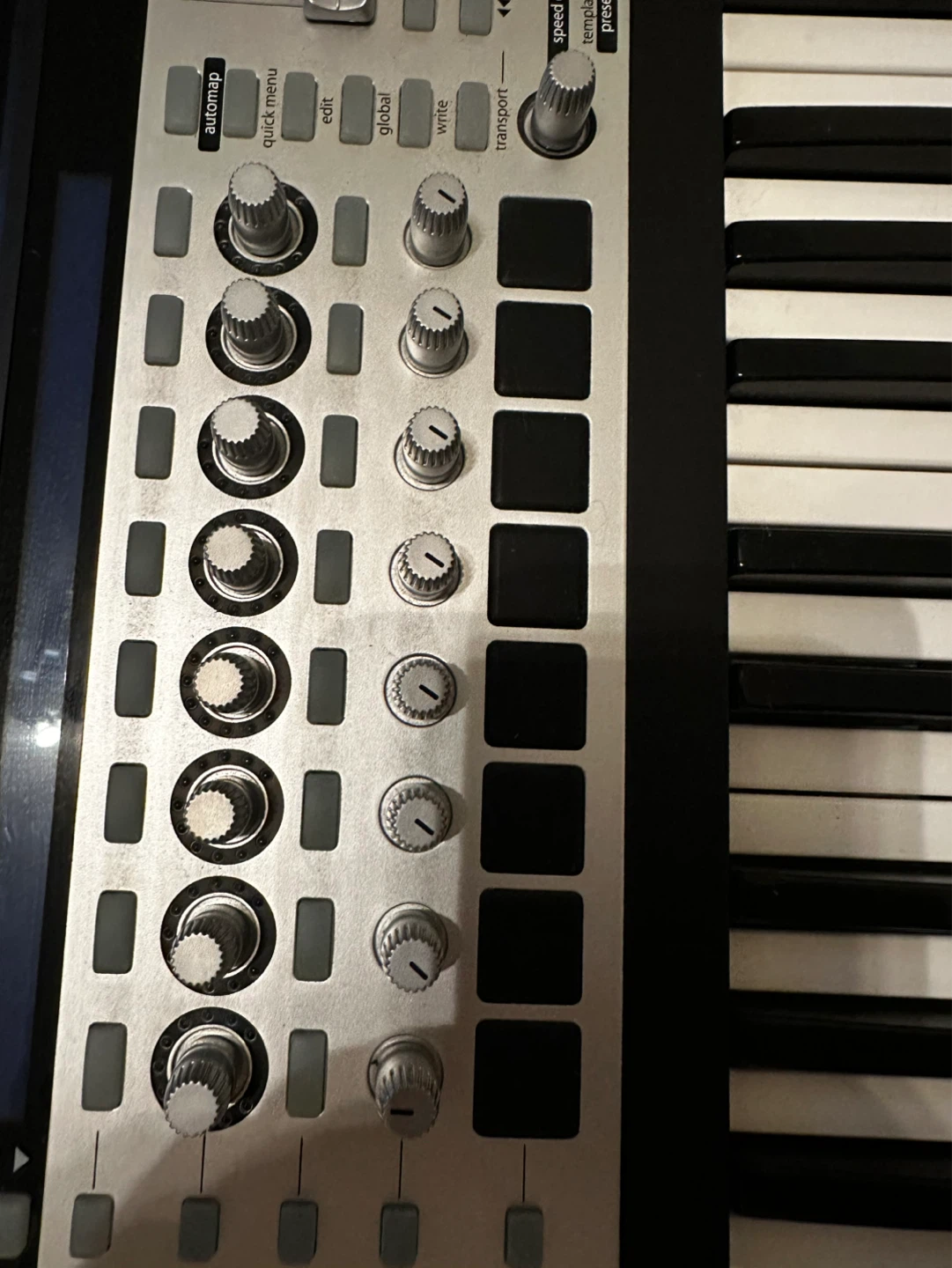 Novation 49SL MkII Keyboard Controller - photo 3