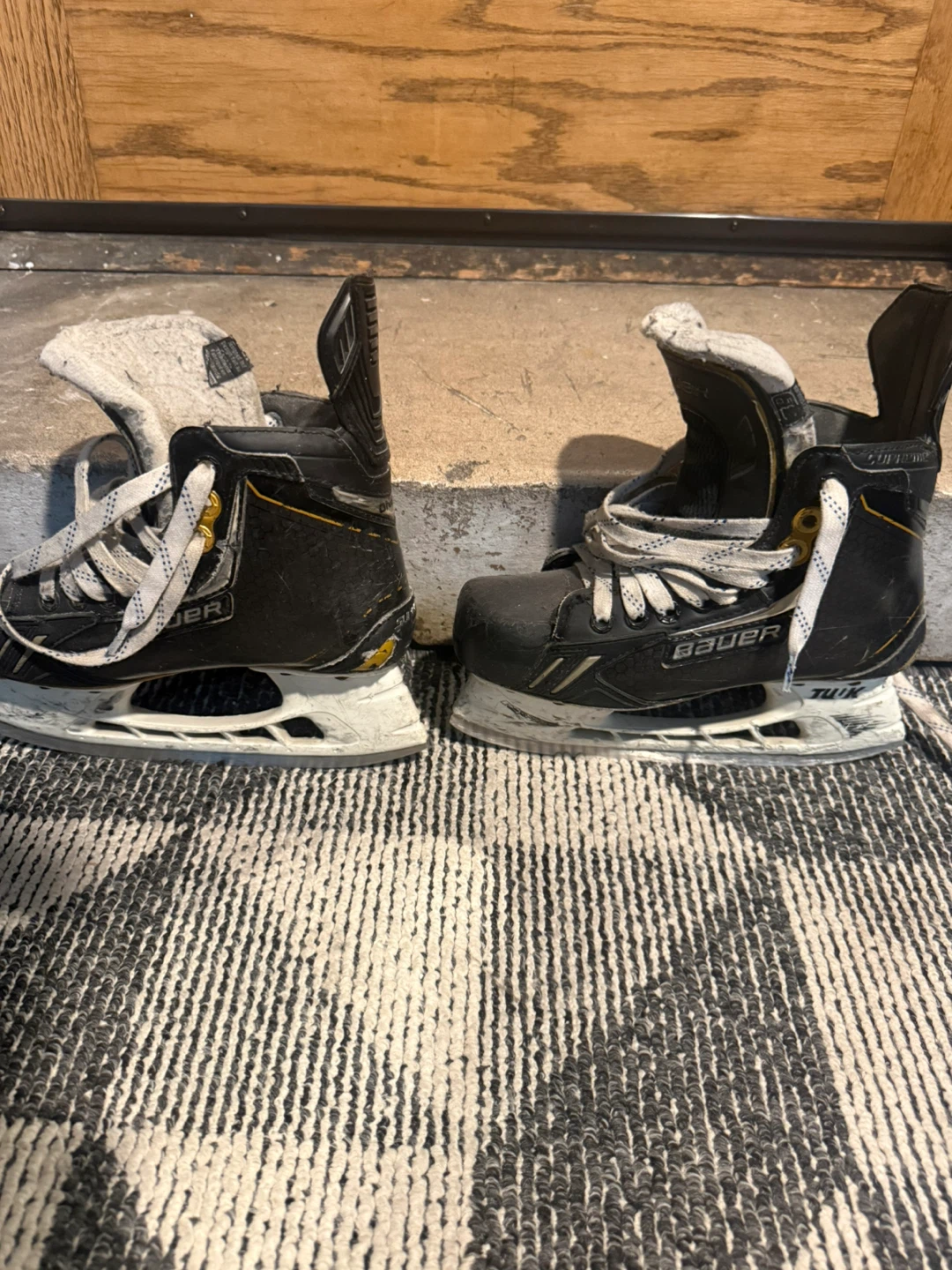Bauer ONE.9 Hockey Skates (used) - photo 2