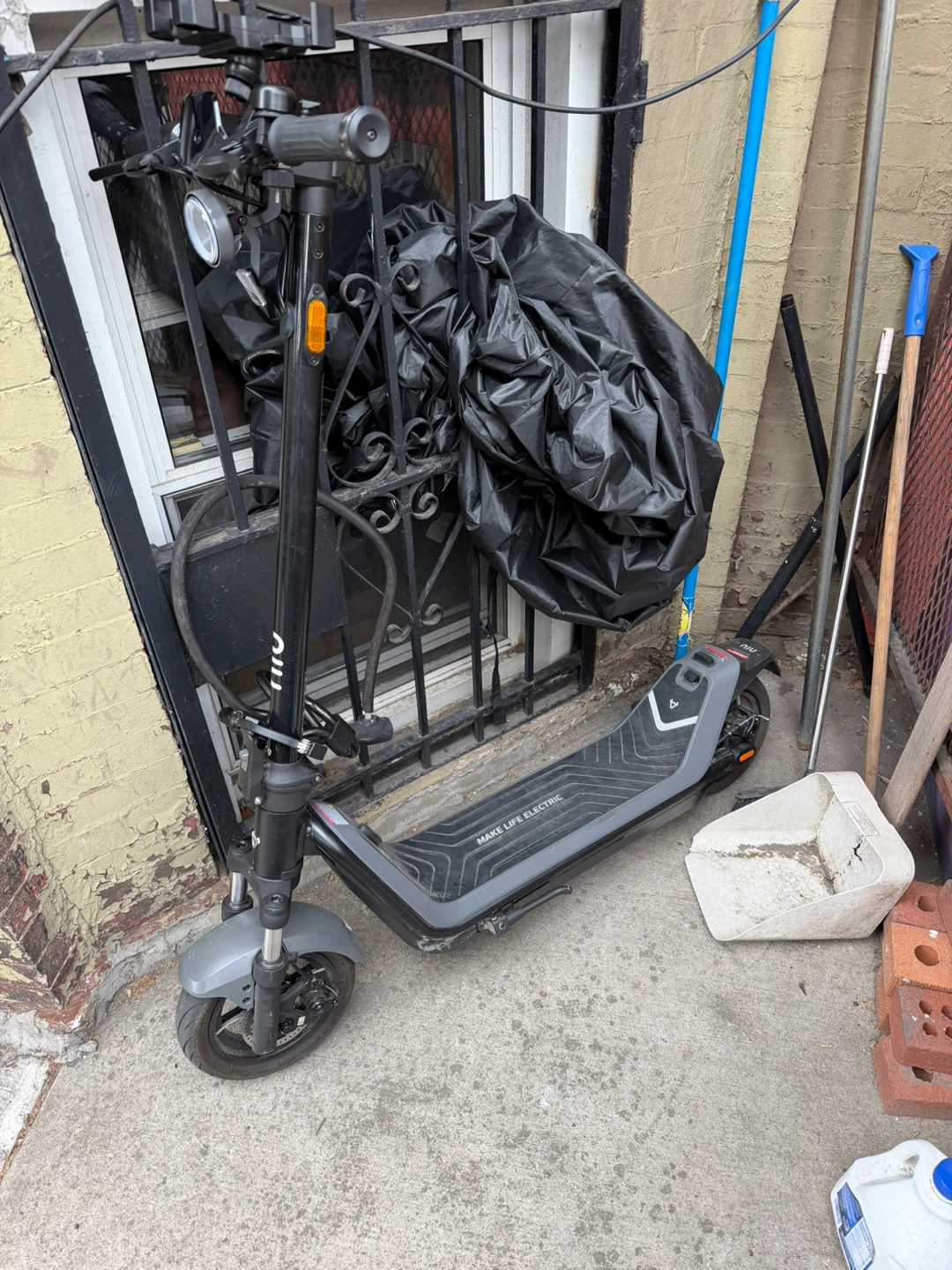 NIU KQi300P Electric Scooter - photo 4